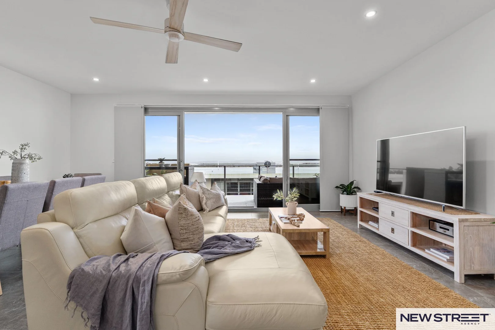 Additional image 19 of 403/1 Mawson Close, Caves Beach NSW 2281