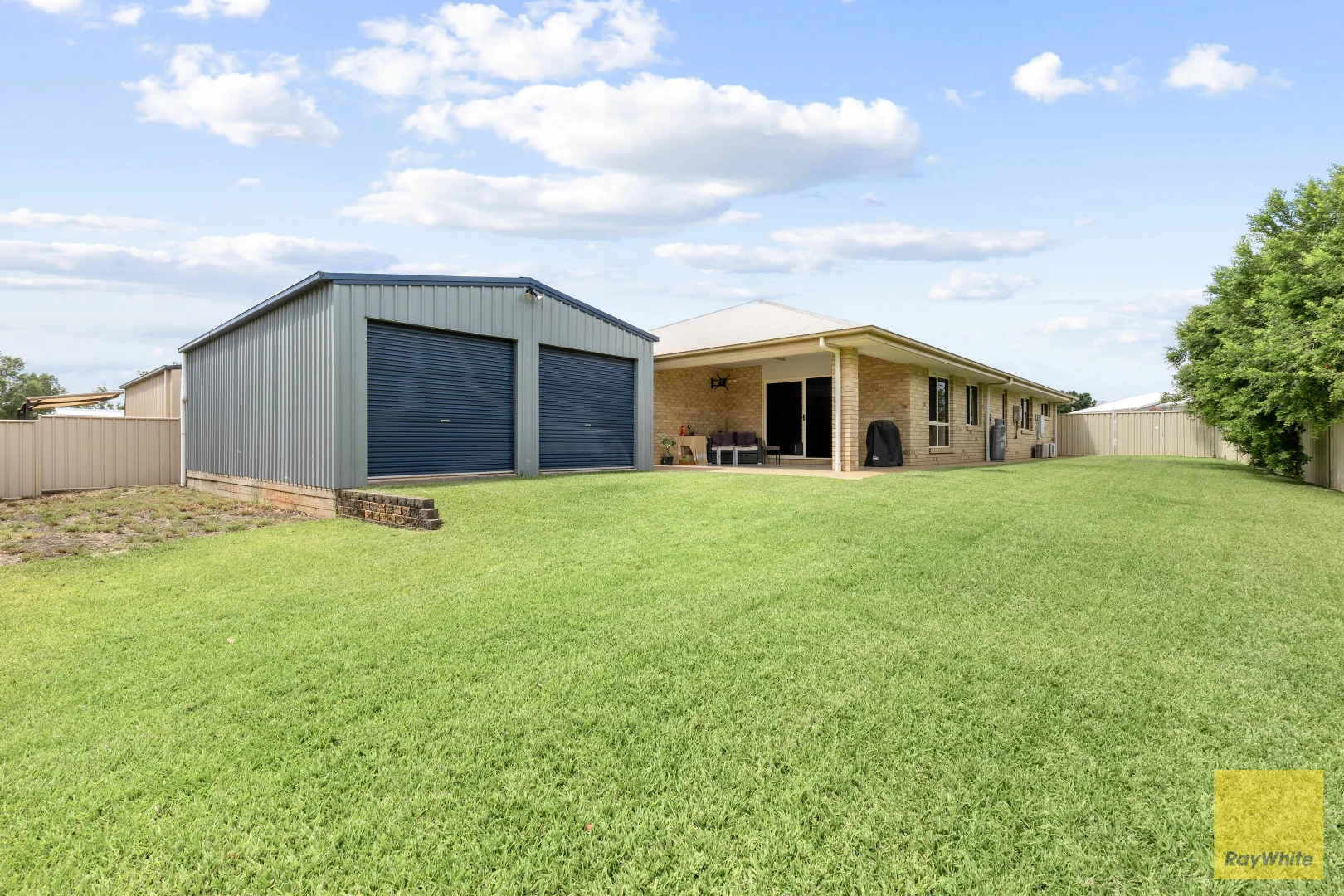 9 Canterbury Road, Emerald QLD 4720