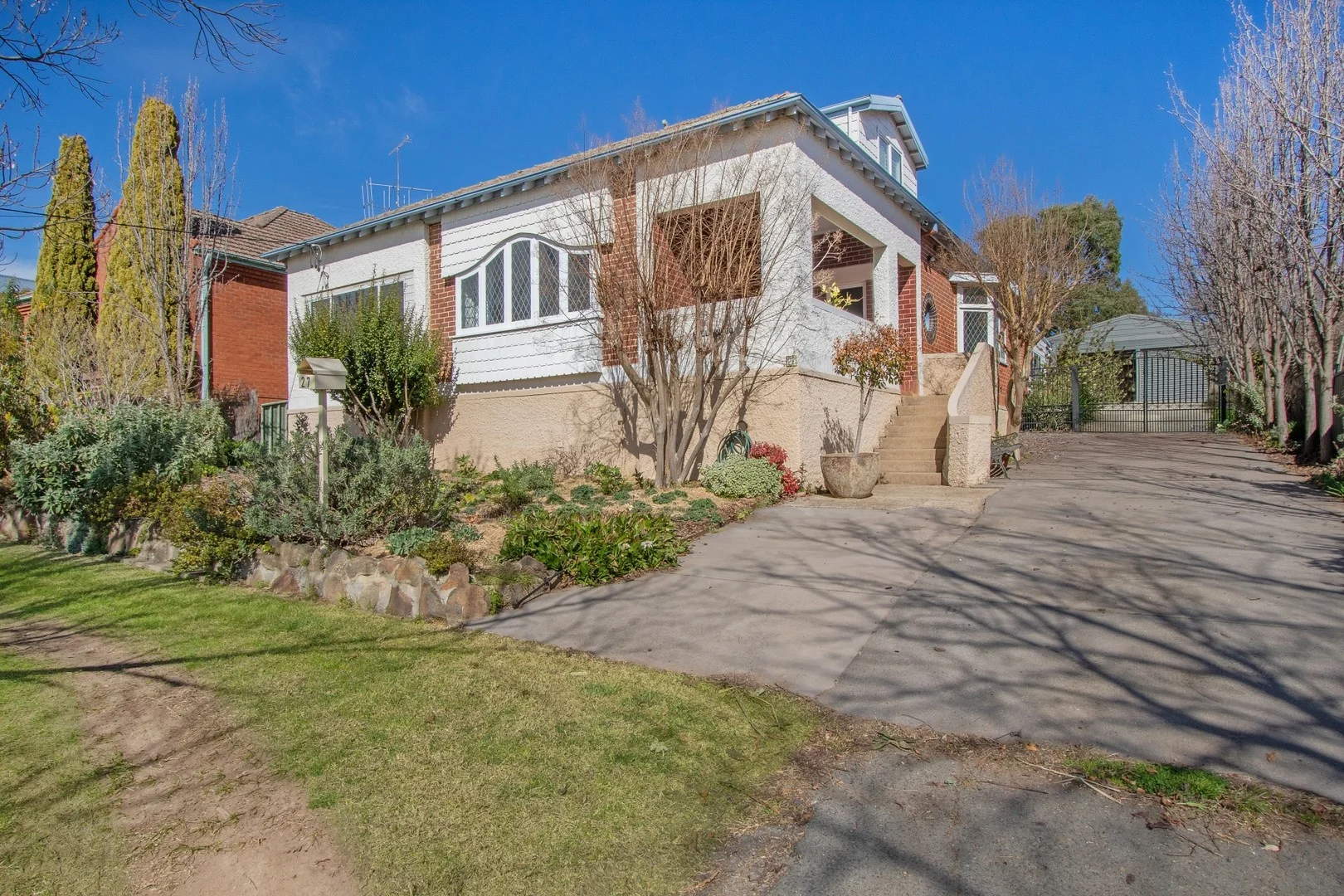 27 Shaw Street, Yass NSW 2582