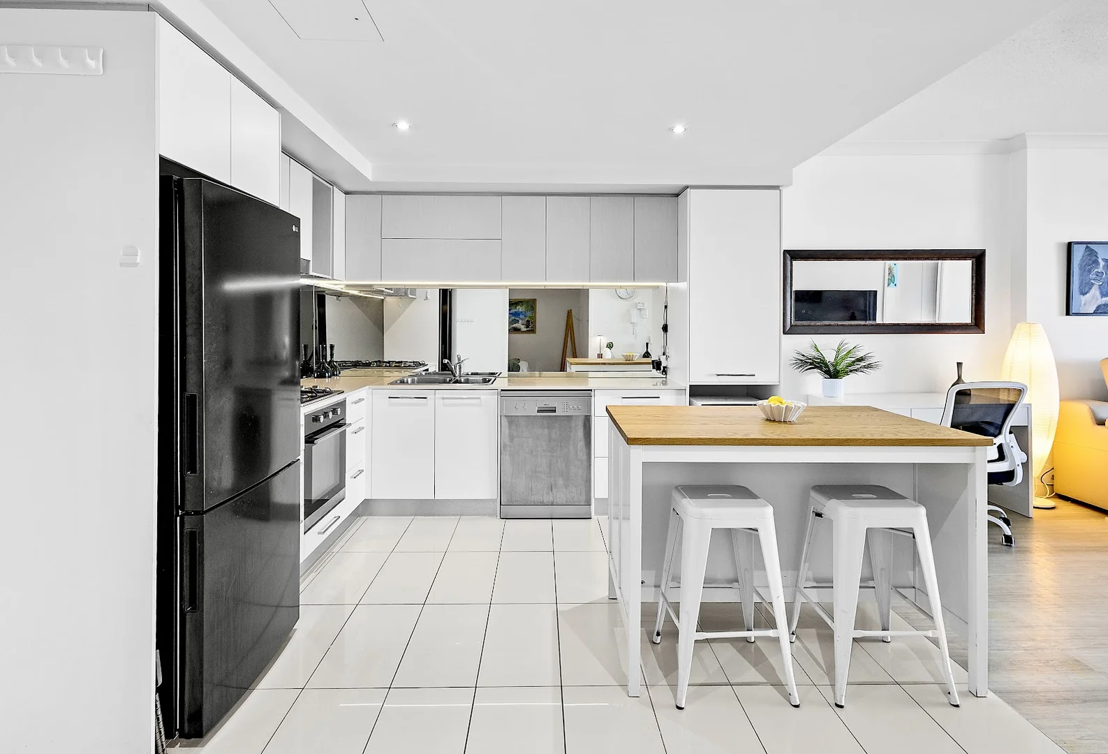 Additional image 13 of 807/430 Marine Parade, Biggera Waters QLD 4216