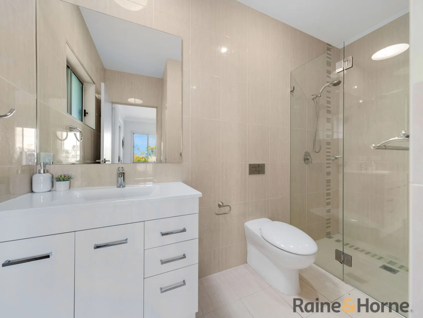 Additional image 37 of 129 Annetts Parade, Mossy Point NSW 2537