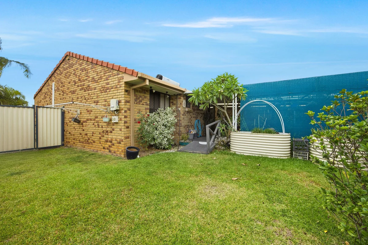 Additional image 10 of 2/4 Cassandra Crescent, Labrador QLD 4215