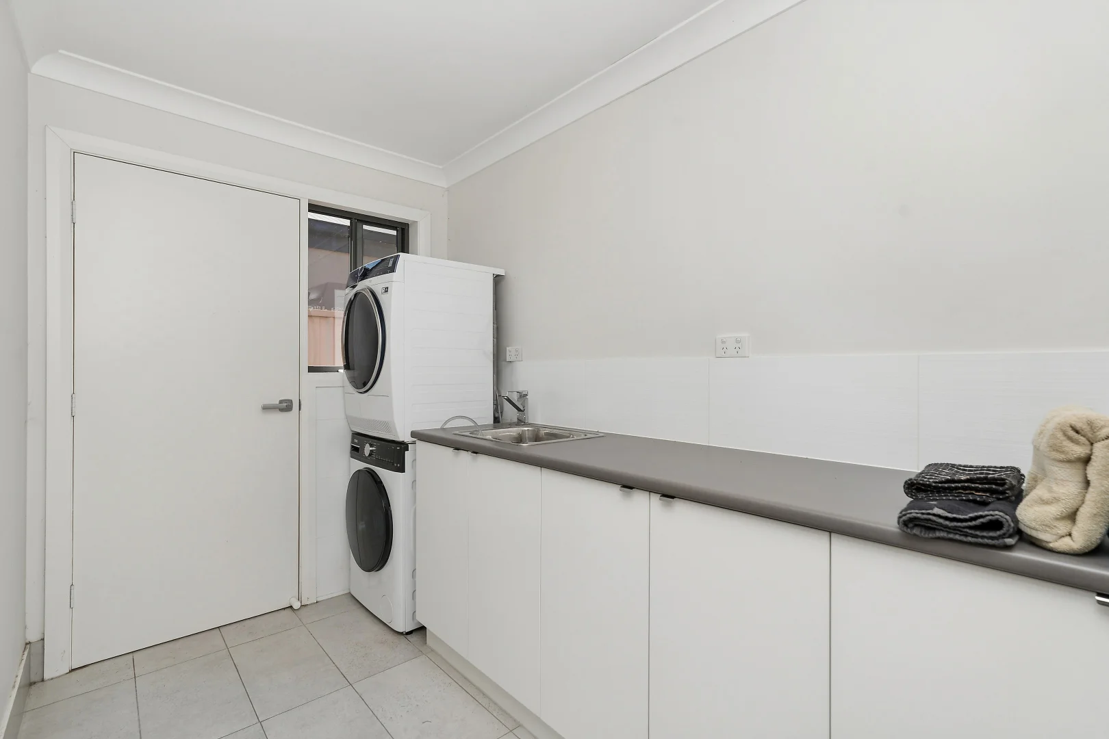 Additional image 10 of 1/64 Jack Avenue, Mount Austin NSW 2650