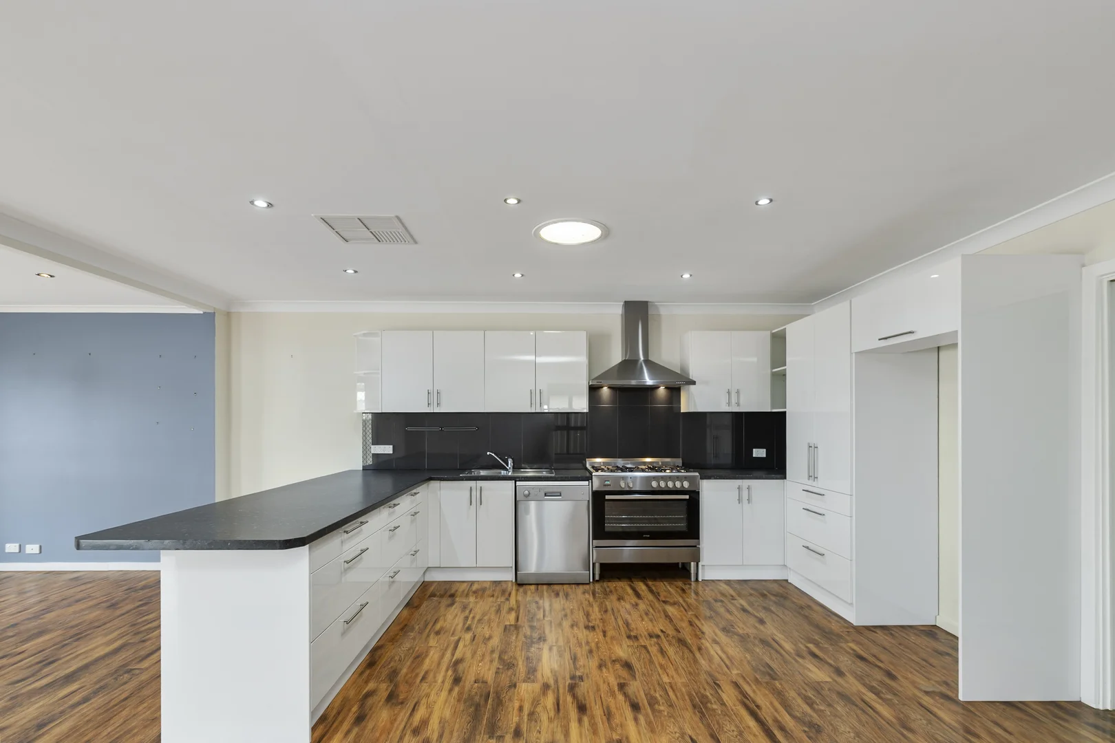 Additional image 3 of 42 John Lewis Drive, Port Broughton SA 5522