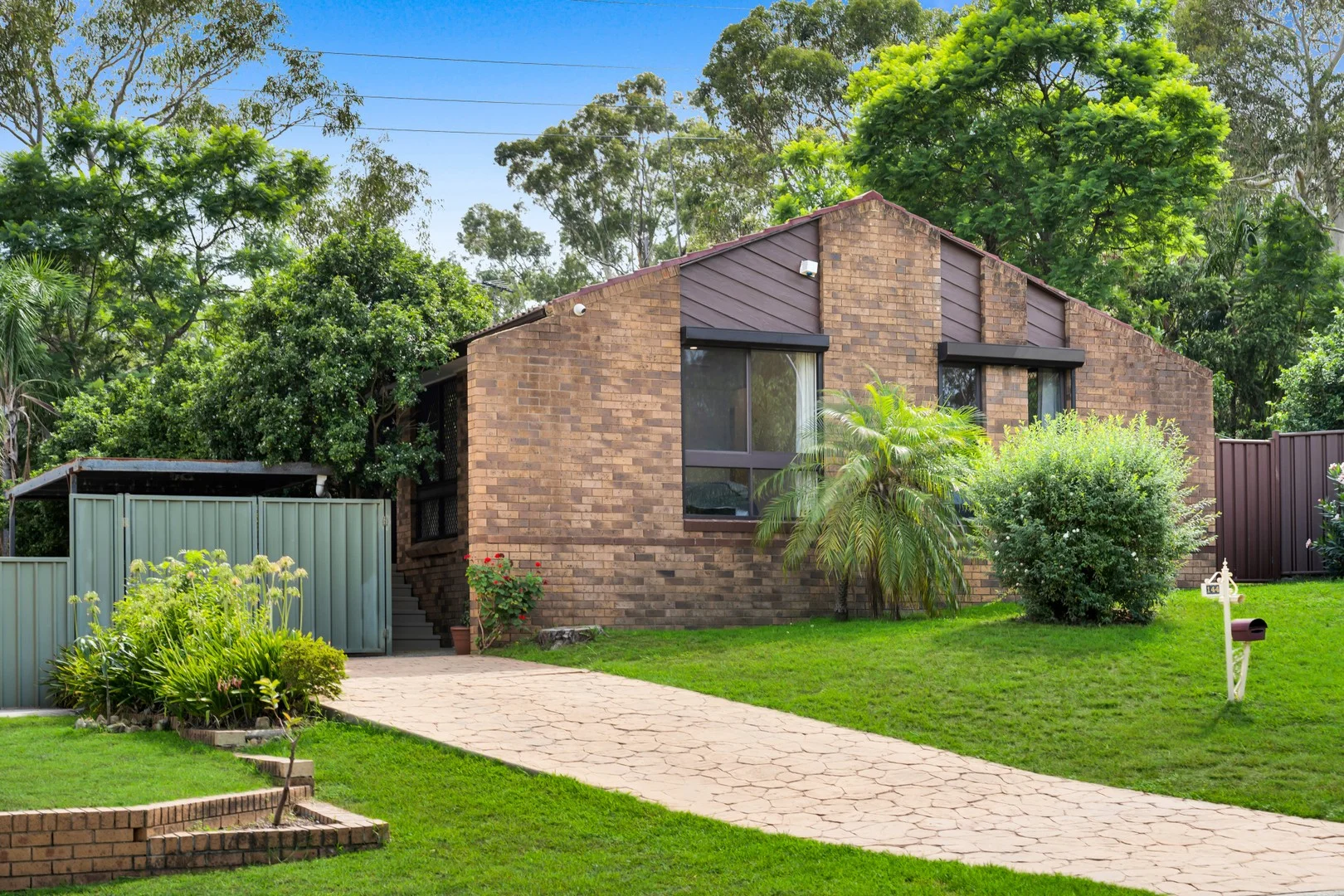 144 Helicia Road, Macquarie Fields NSW 2564