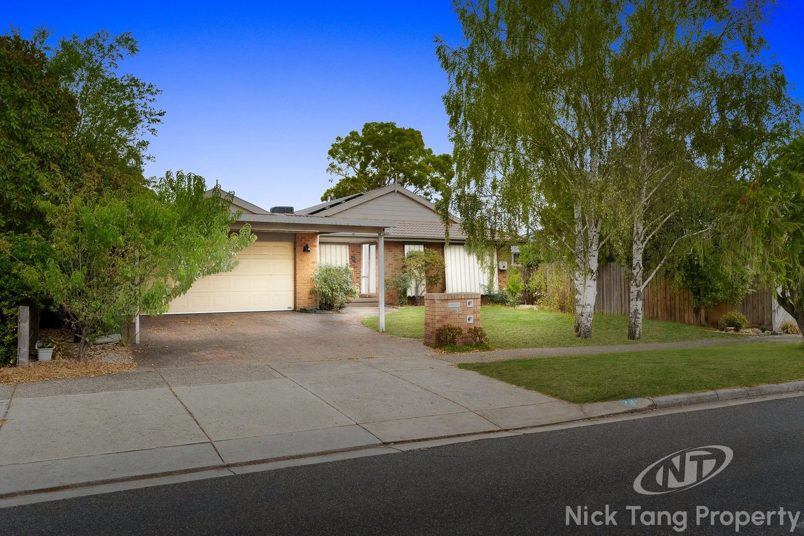 95 Waverley Park Drive, Cranbourne North VIC 3977