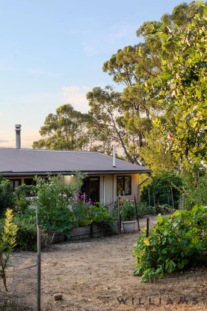 Additional image 11 of 8-10 Owens Street, Crafers SA 5152