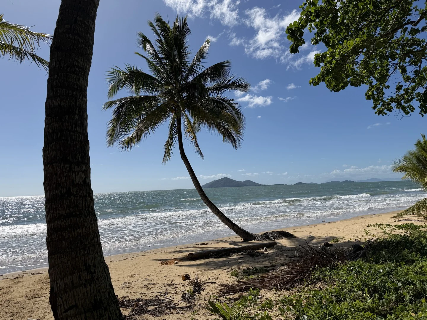 6 Miter St, Mission Beach QLD 4852