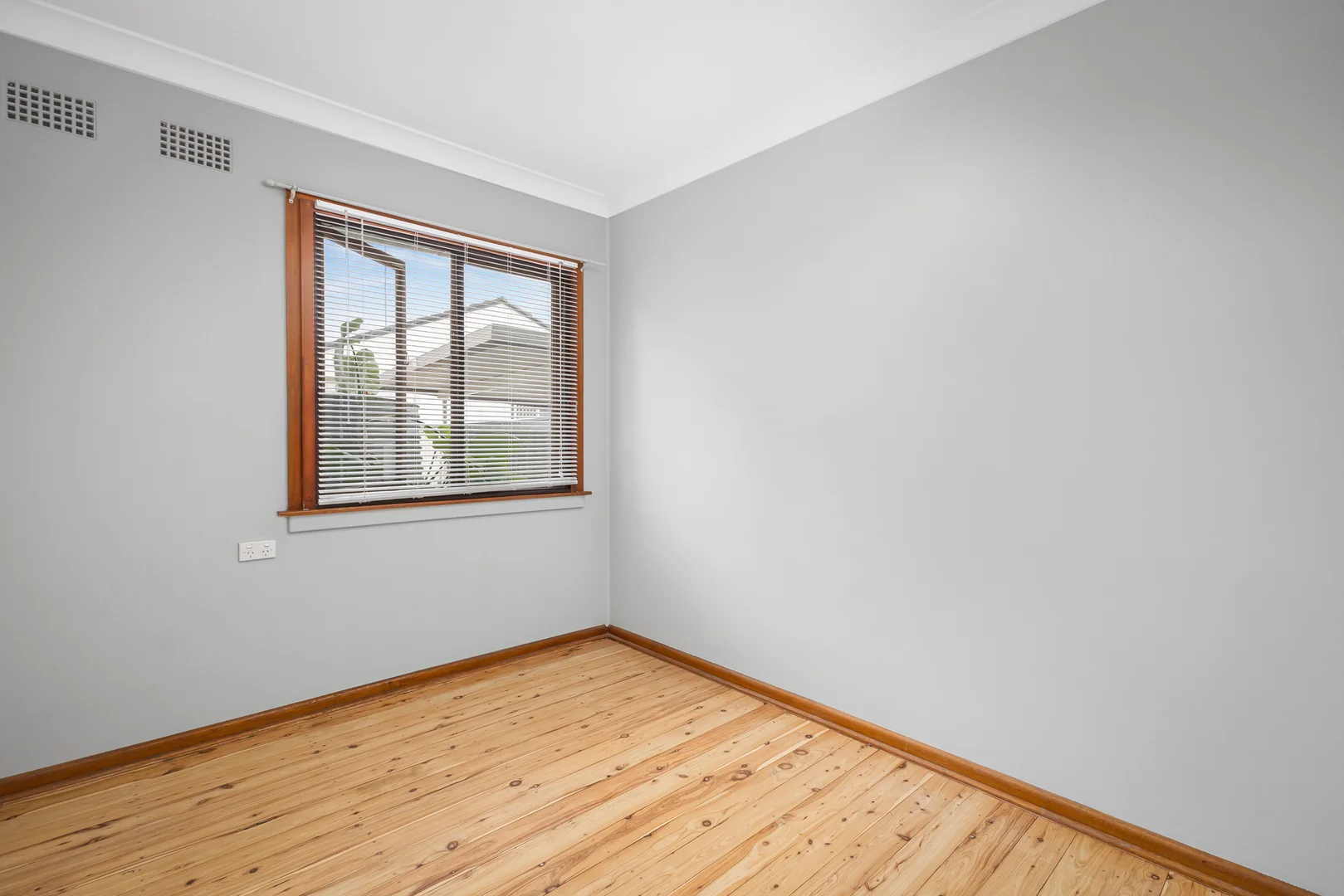 Additional image 11 of 24 Mindanao Avenue, Lethbridge Park NSW 2770