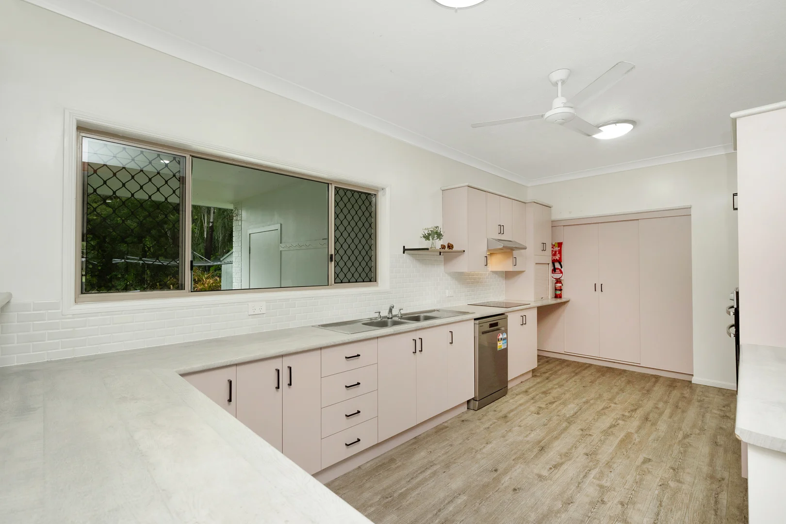 Additional image 3 of 13 Hastings Street, Mount Louisa QLD 4814