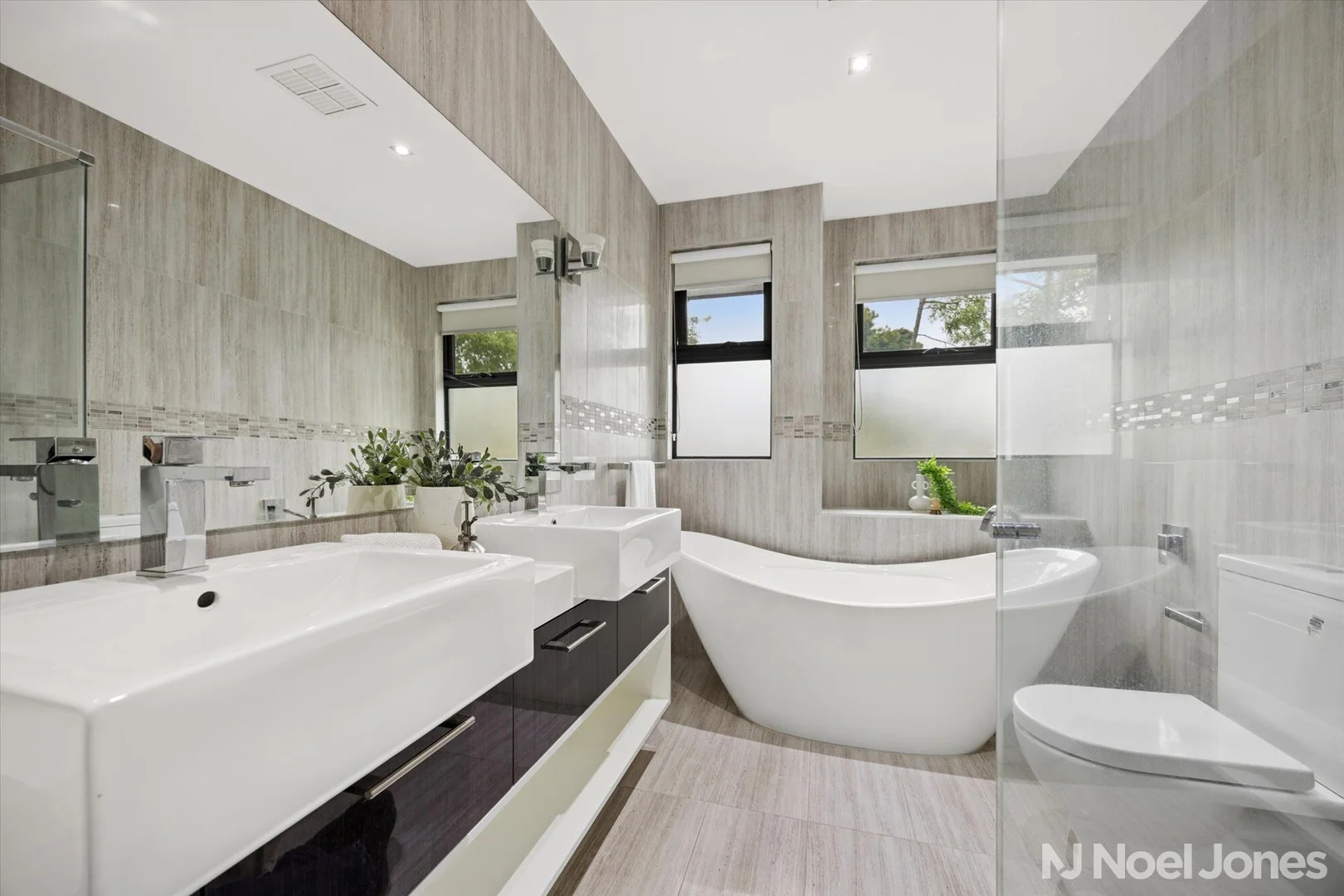 Additional image 9 of 2/17 St Clems Road, Doncaster East VIC 3109