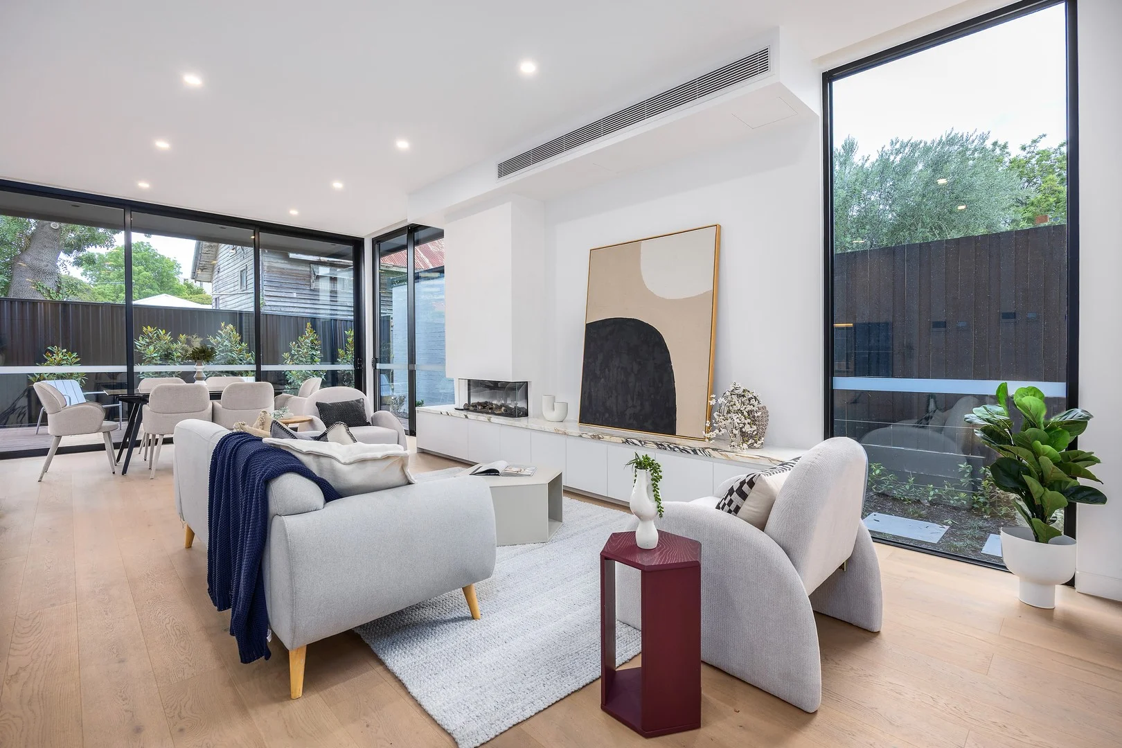 2/32 Kambrook Road, Caulfield North VIC 3161