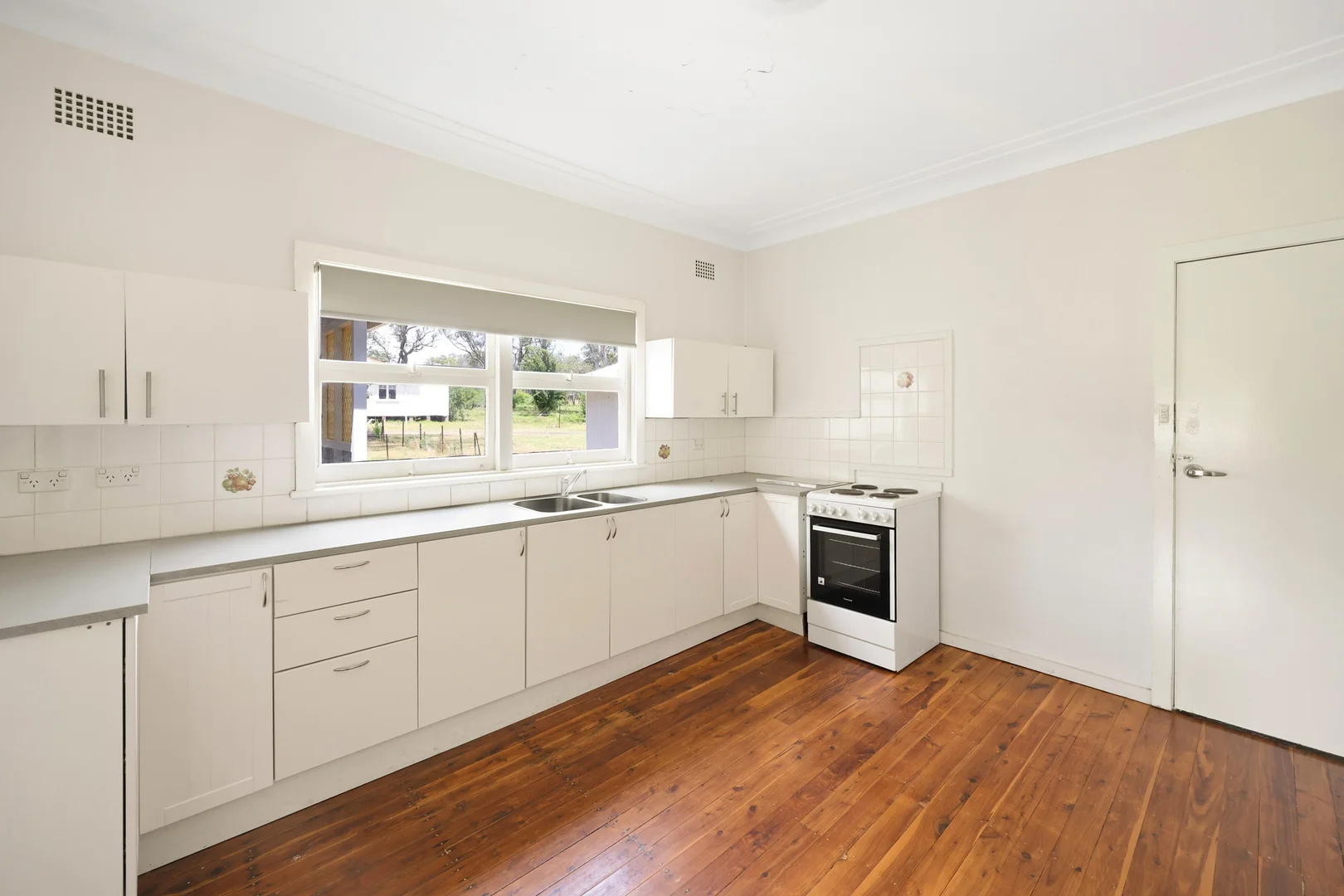 Additional image 5 of 205 Oaks Road, Thirlmere NSW 2572