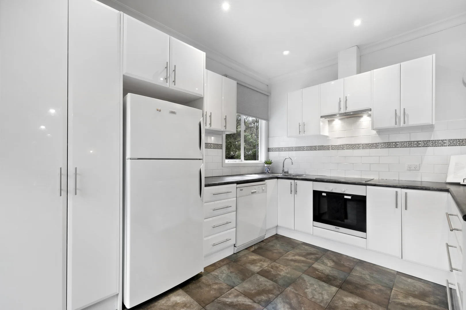 Additional image 7 of 472 Bluff Road, Hampton VIC 3188