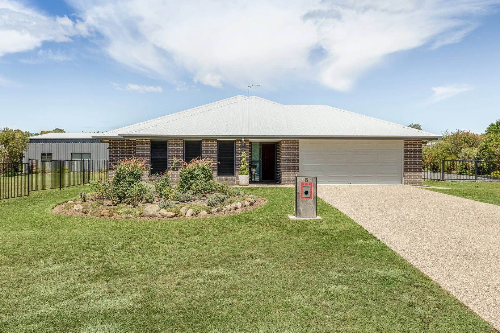 6 Pamela Court, Withcott QLD 4352