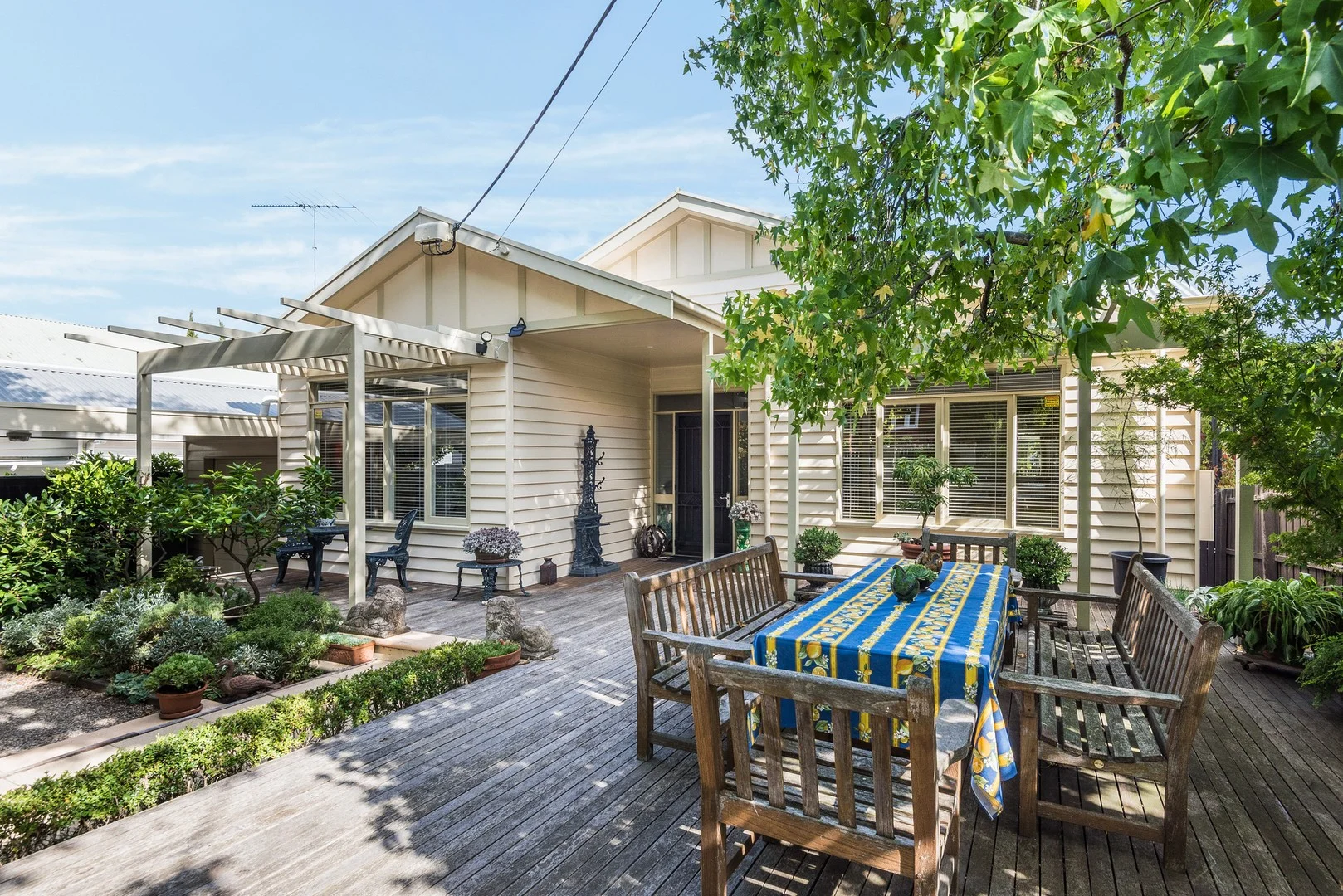 9 Laurel Bank Parade, Newtown VIC 3220