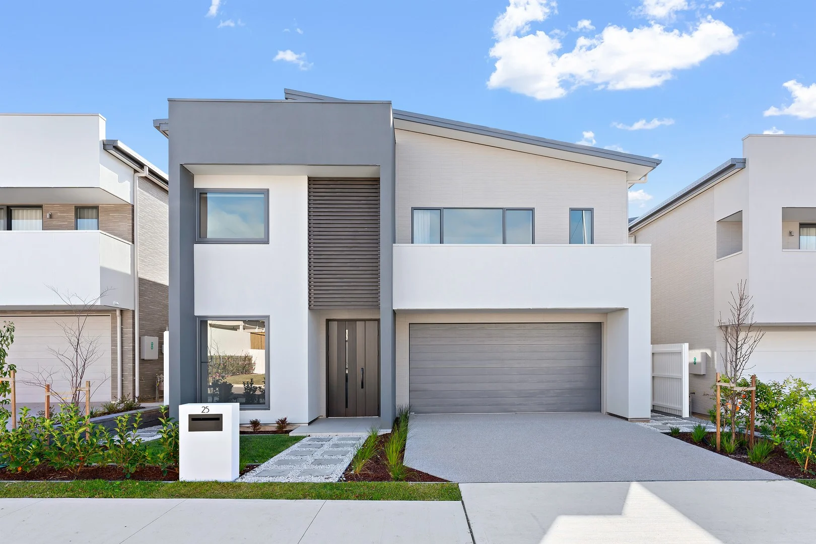 25 Mansfield Circuit, Gledswood Hills NSW 2557