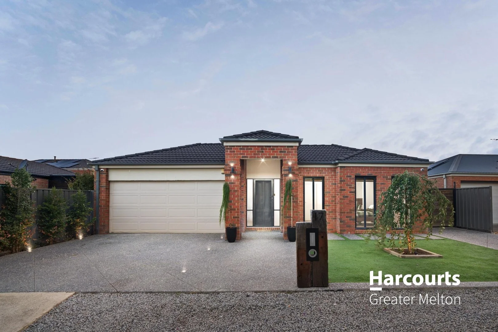 17 Dickerson Way, Caroline Springs VIC 3023