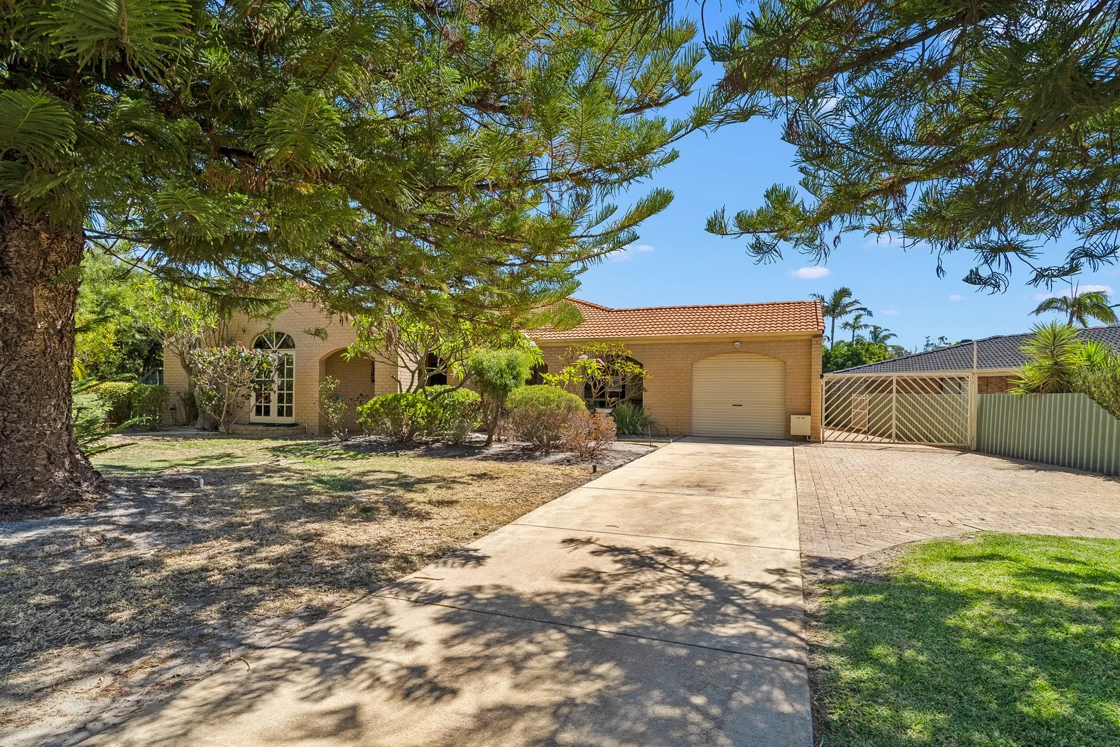 7 Balmoral Parade, Halls Head WA 6210