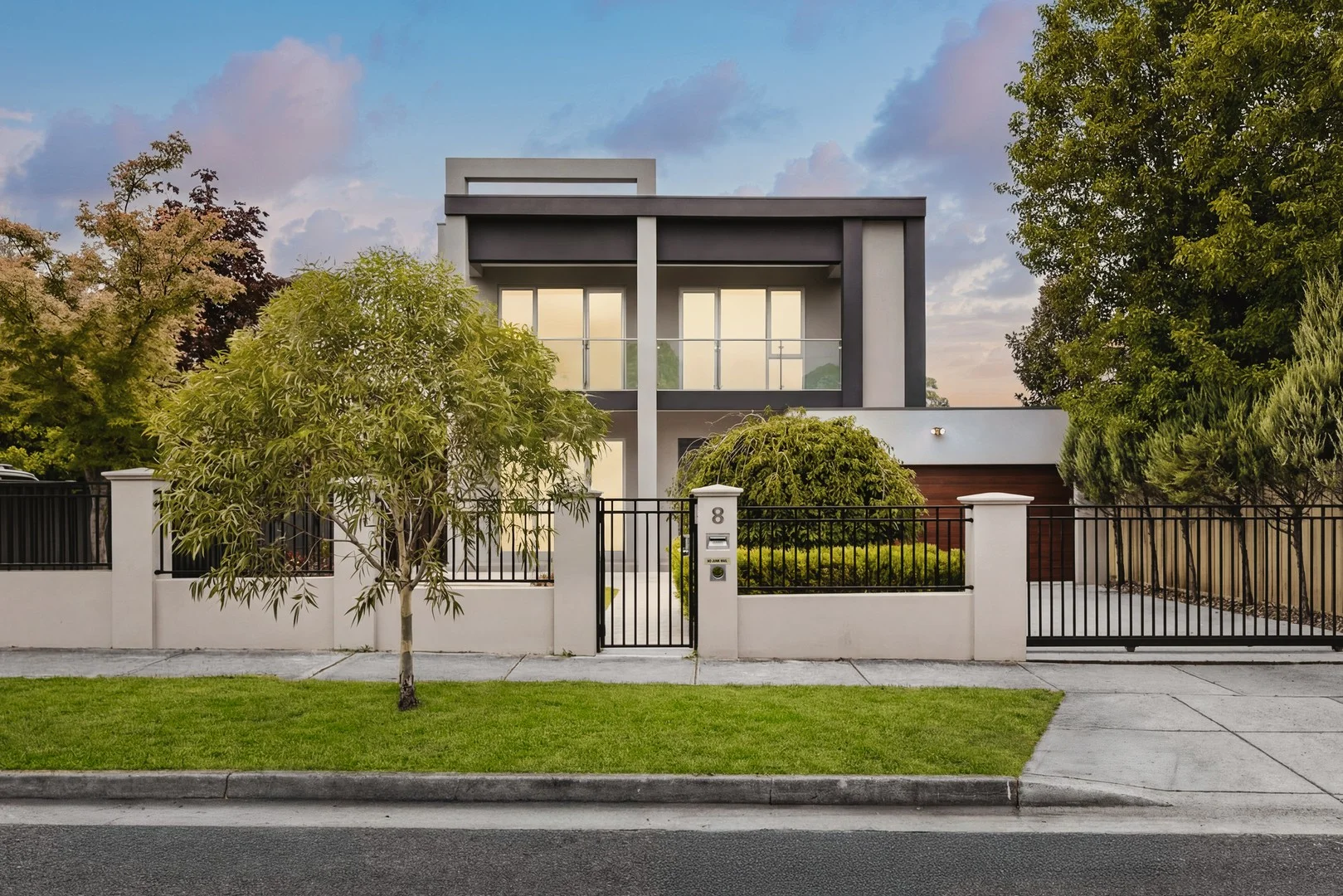 8 Donald Road, Burwood VIC 3125