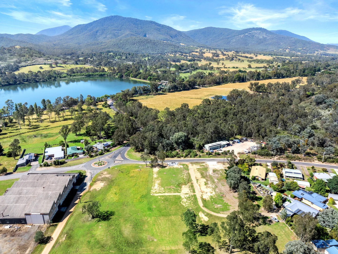 Additional image 2 of 1-4 South Crescent, Eildon VIC 3713