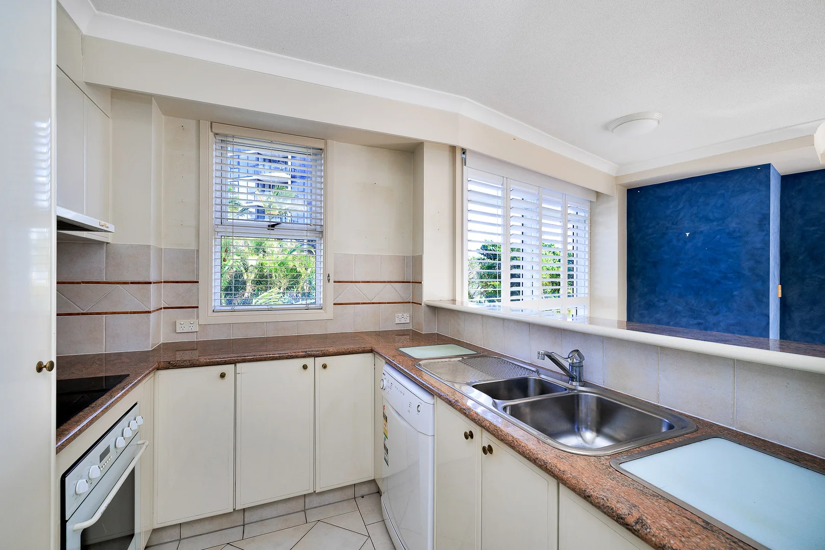 Additional image 12 of 301/220 The Esplanade, Burleigh Heads QLD 4220