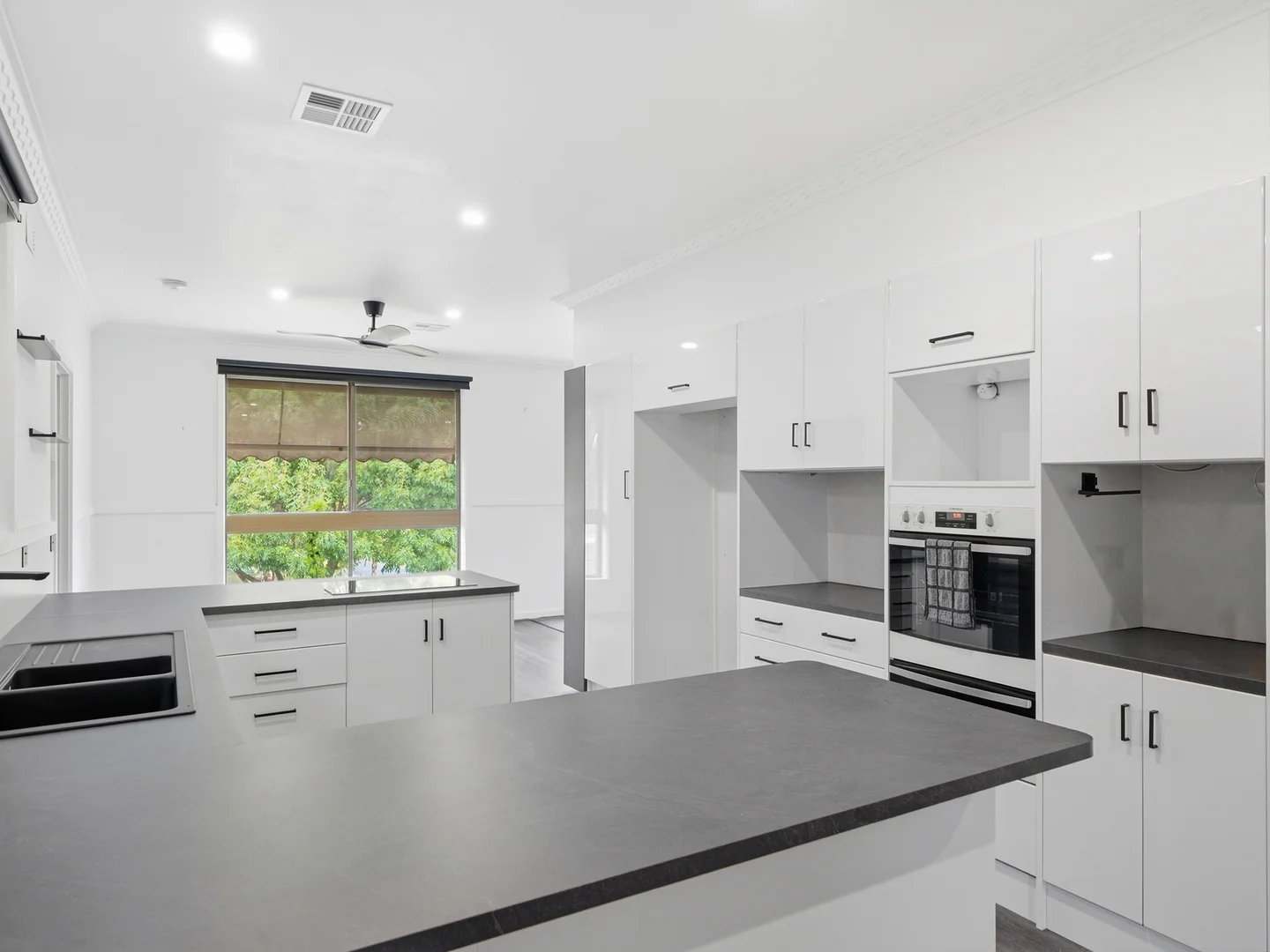 Additional image 4 of 48 The Parade, Yea VIC 3717