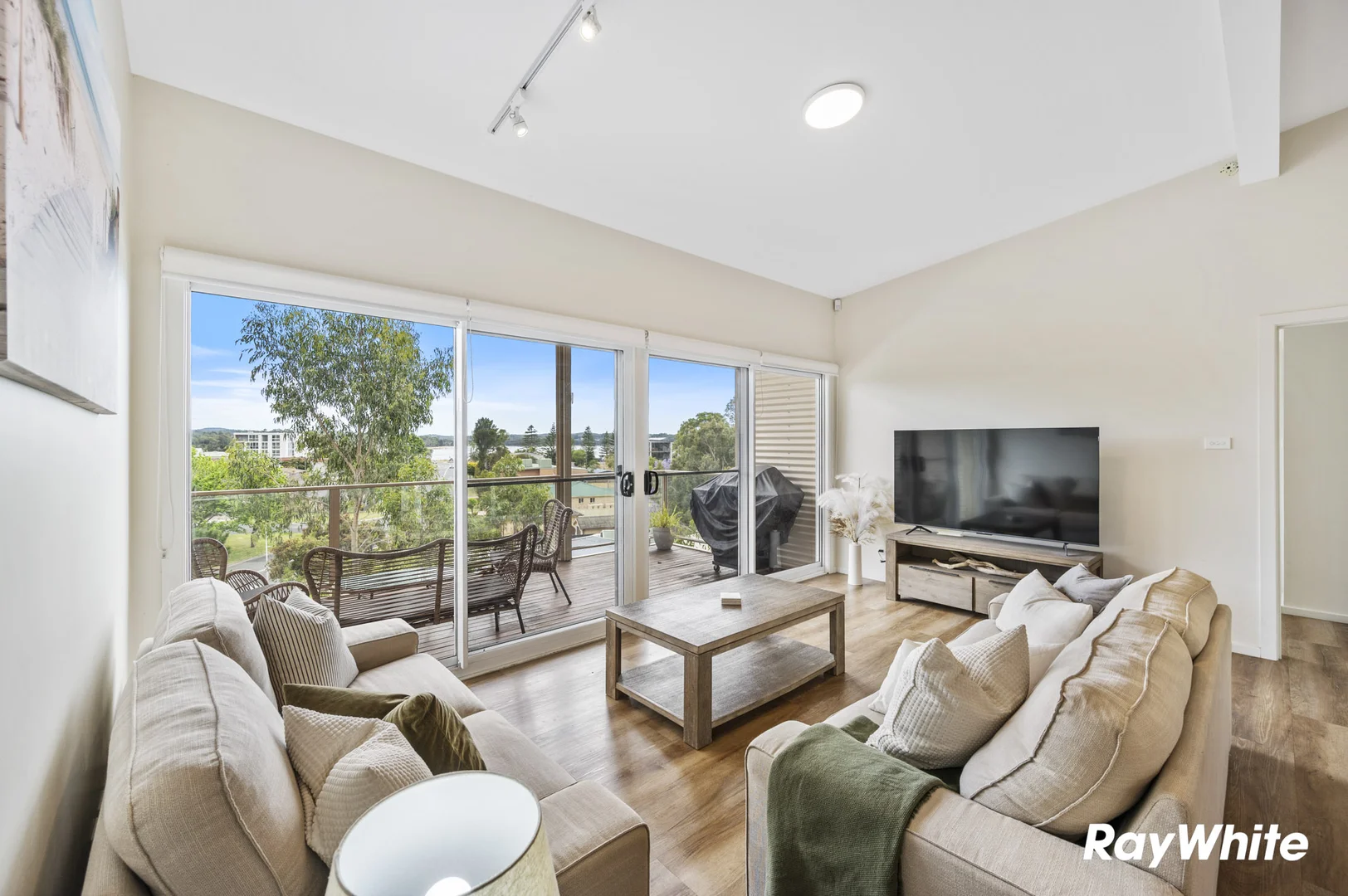 Additional image 3 of 1/19A Bavarde Avenue, Batemans Bay NSW 2536