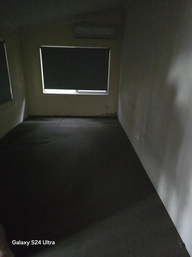 Additional image 2 of East Side NT 0870