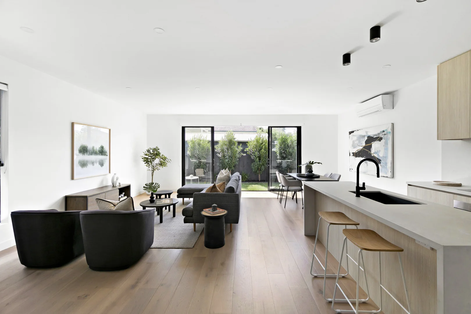 Additional image 4 of 8A Victoria Street, Oak Park VIC 3046