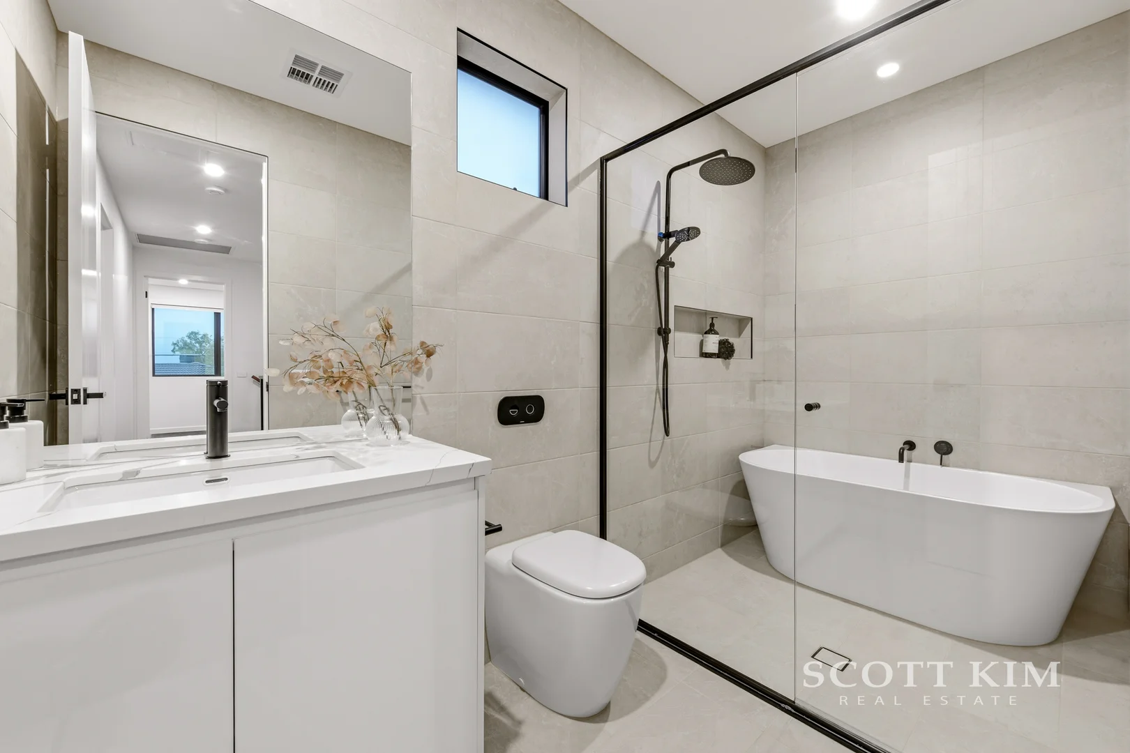 Additional image 14 of 6B Judith Court, Mount Waverley VIC 3149