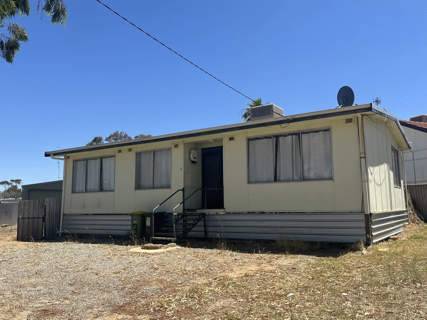 3 Broadbent St, Wongan Hills WA 6603