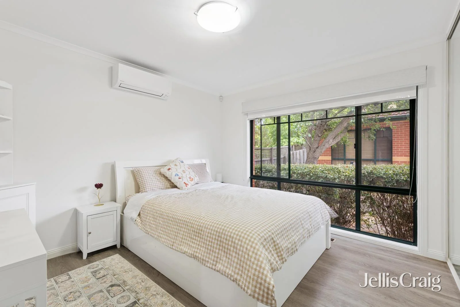 4/2 Daws Road, Doncaster East VIC 3109 photo 5