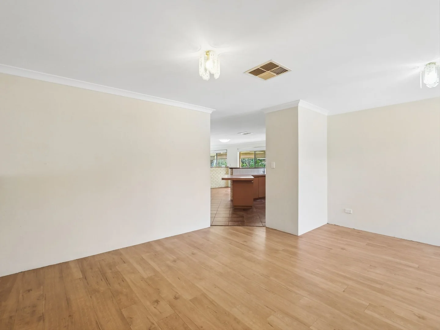 Additional image 6 of 39 Holmesdale Road, Woodbridge WA 6056