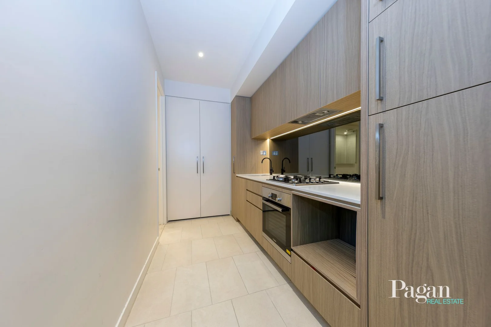 Additional image 3 of 1707/120 Abeckett Street, Melbourne VIC 3000