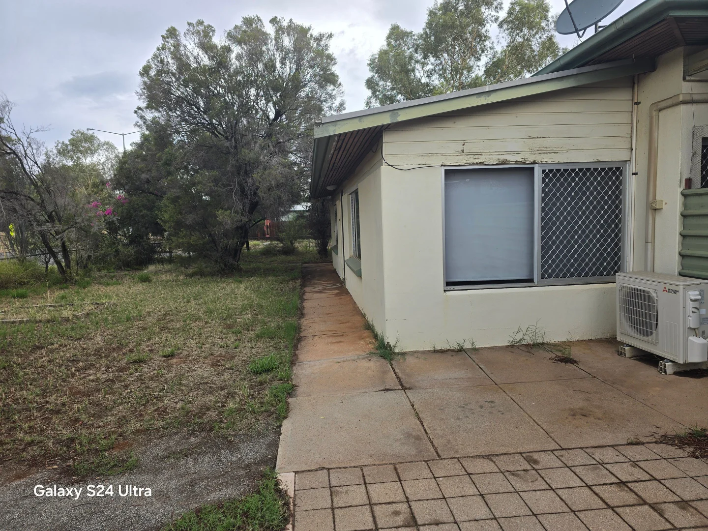 Additional image 16 of East Side NT 0870