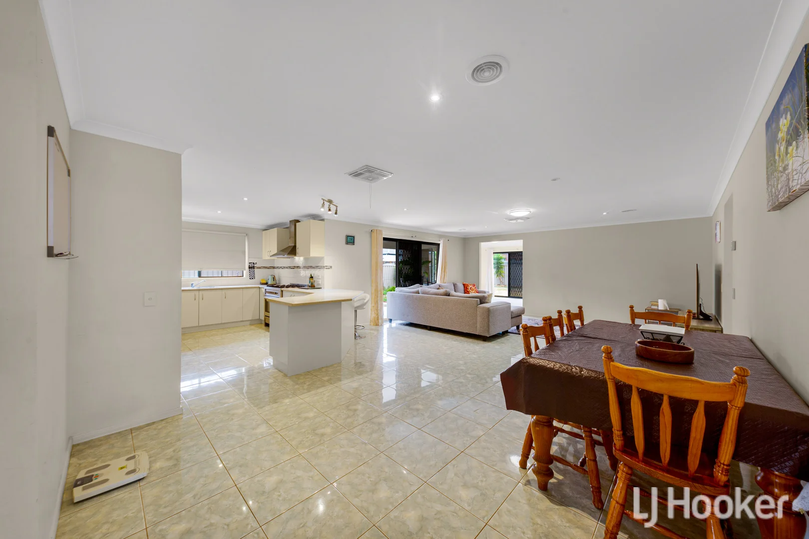 Additional image 7 of 32 Scarborough Crescent, Harkness VIC 3337