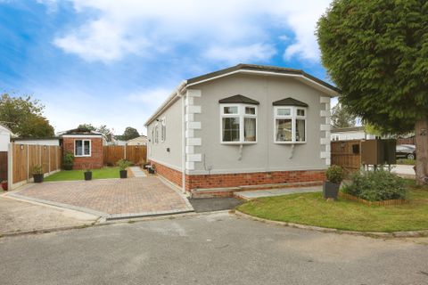 Shamblehurst Lane South, Hedge End, Southampton SO30
