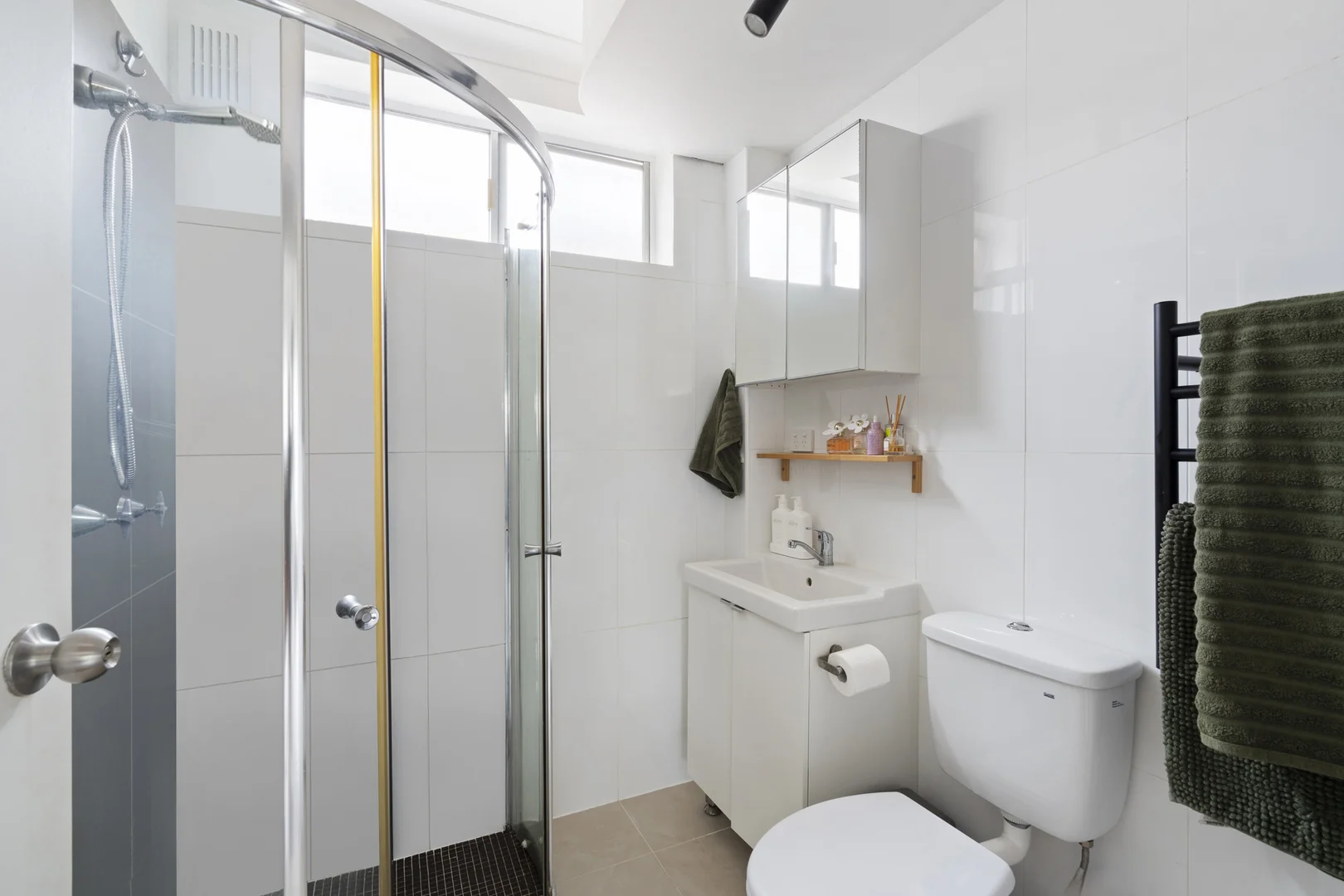 Additional image 5 of 2/16 Wyadra Avenue, Freshwater NSW 2096