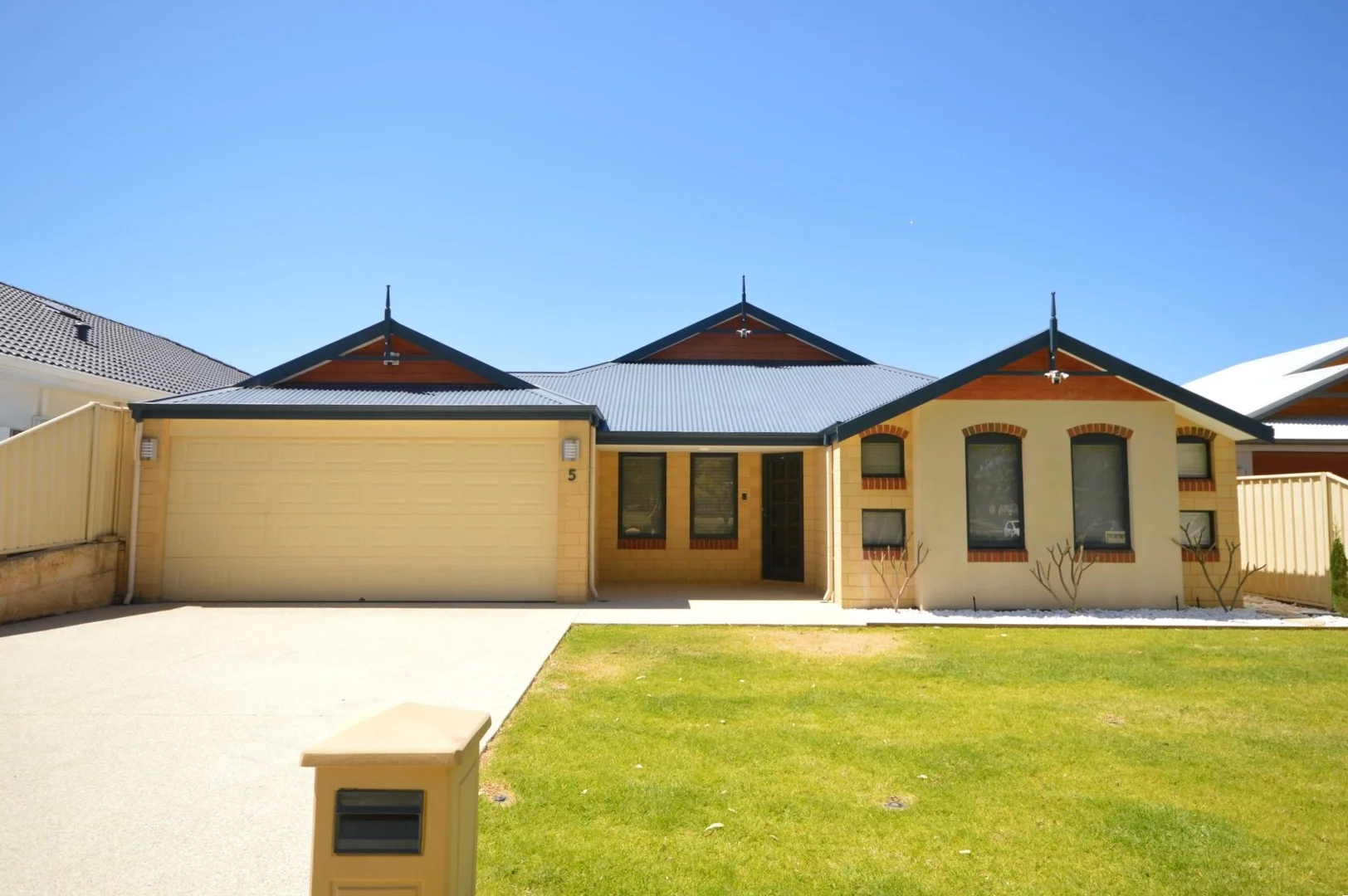 5 Garcia Loop, Lakelands WA 6180