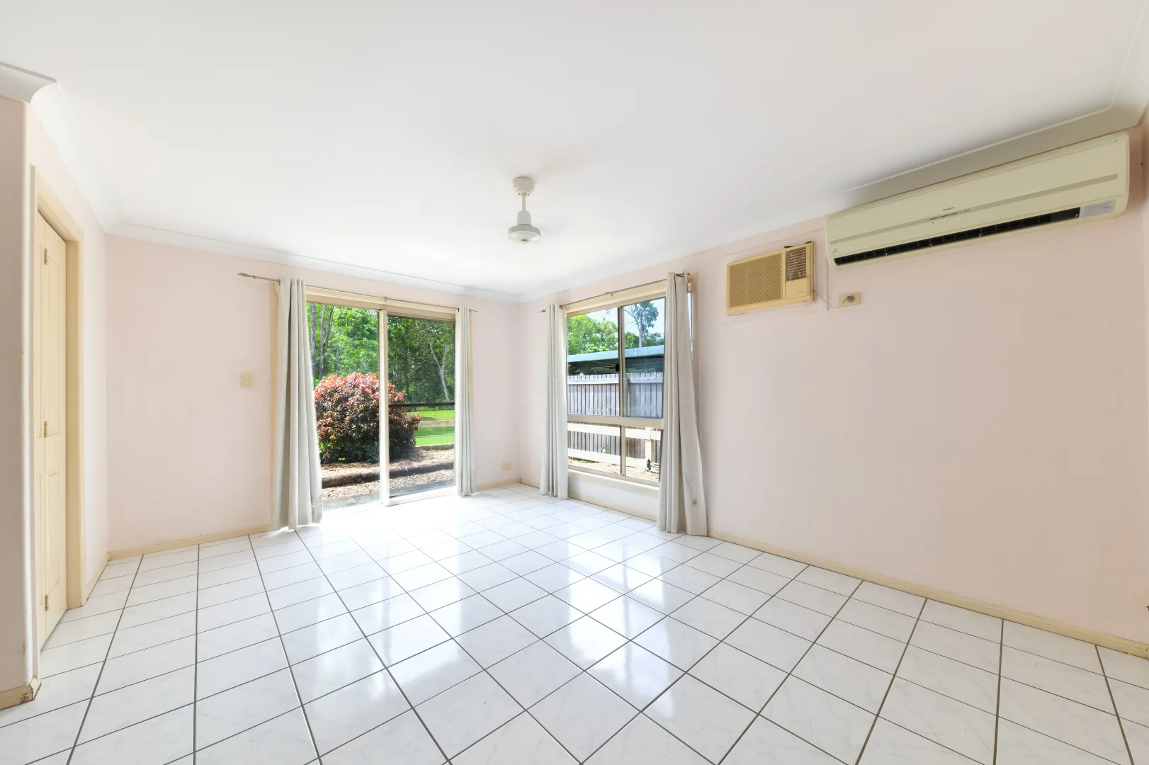 Additional image 4 of 2/23 Marine Parade, Laguna Quays QLD 4800