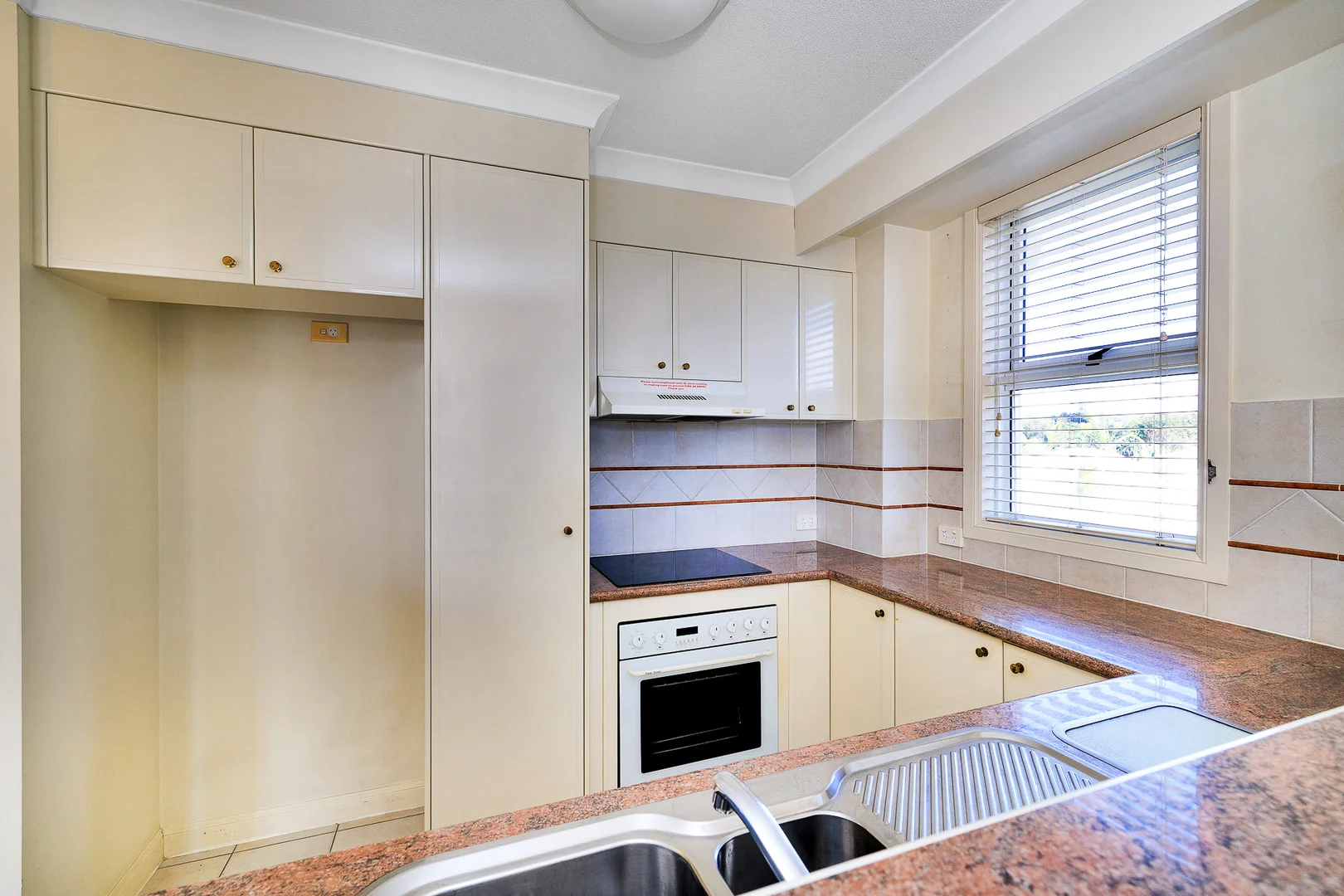 Additional image 13 of 301/220 The Esplanade, Burleigh Heads QLD 4220