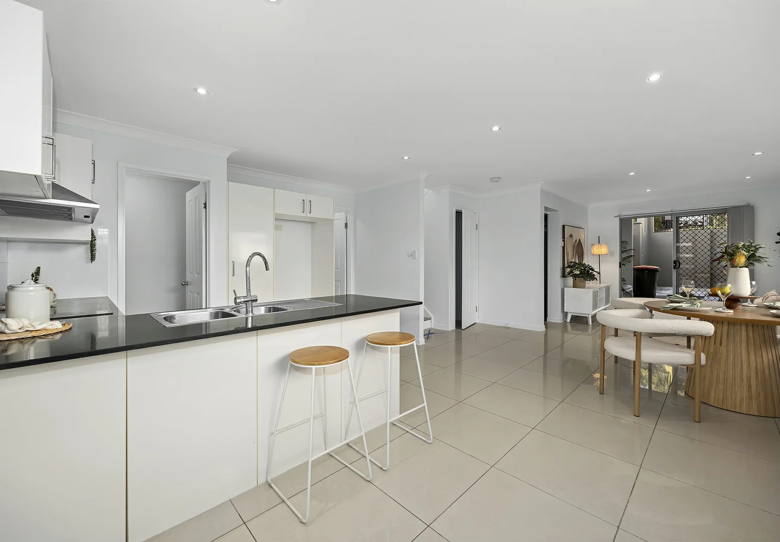 Additional image 2 of 2/11 Rise Street, Mount Gravatt East QLD 4122