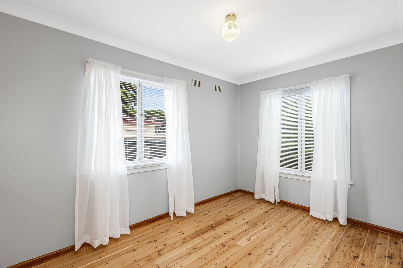 Additional image 6 of 24 Mindanao Avenue, Lethbridge Park NSW 2770