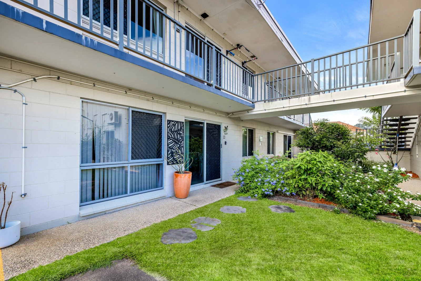 1/281 Lake Street, Cairns North QLD 4870