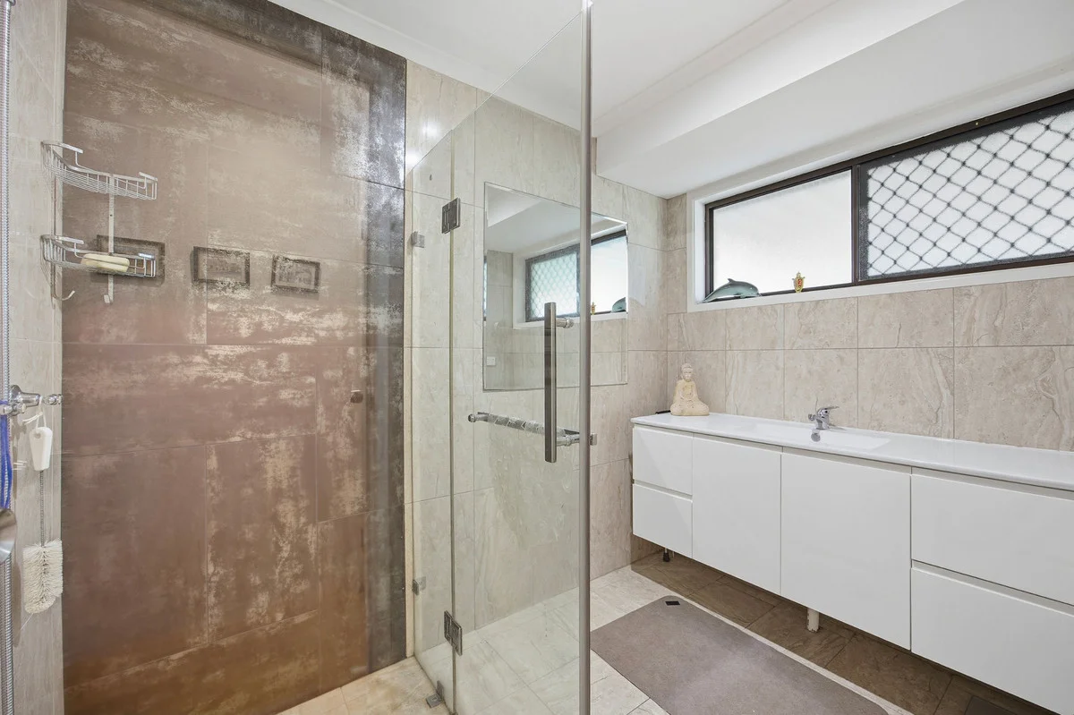 Additional image 9 of 2/4 Cassandra Crescent, Labrador QLD 4215