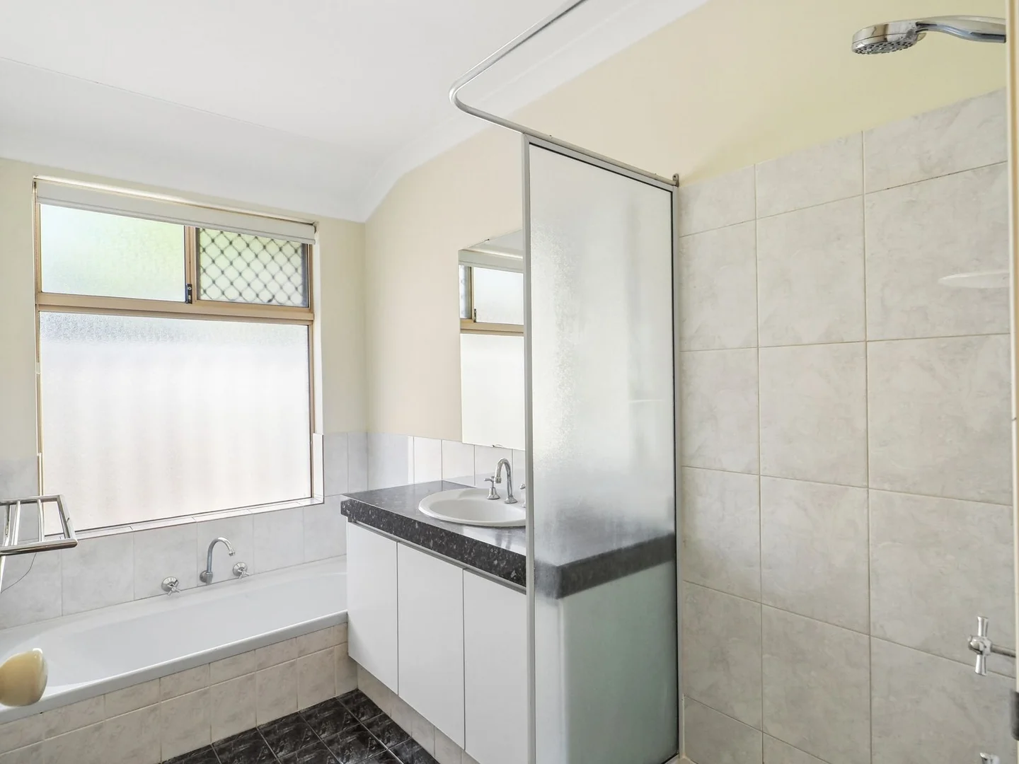 Additional image 25 of 39 Holmesdale Road, Woodbridge WA 6056