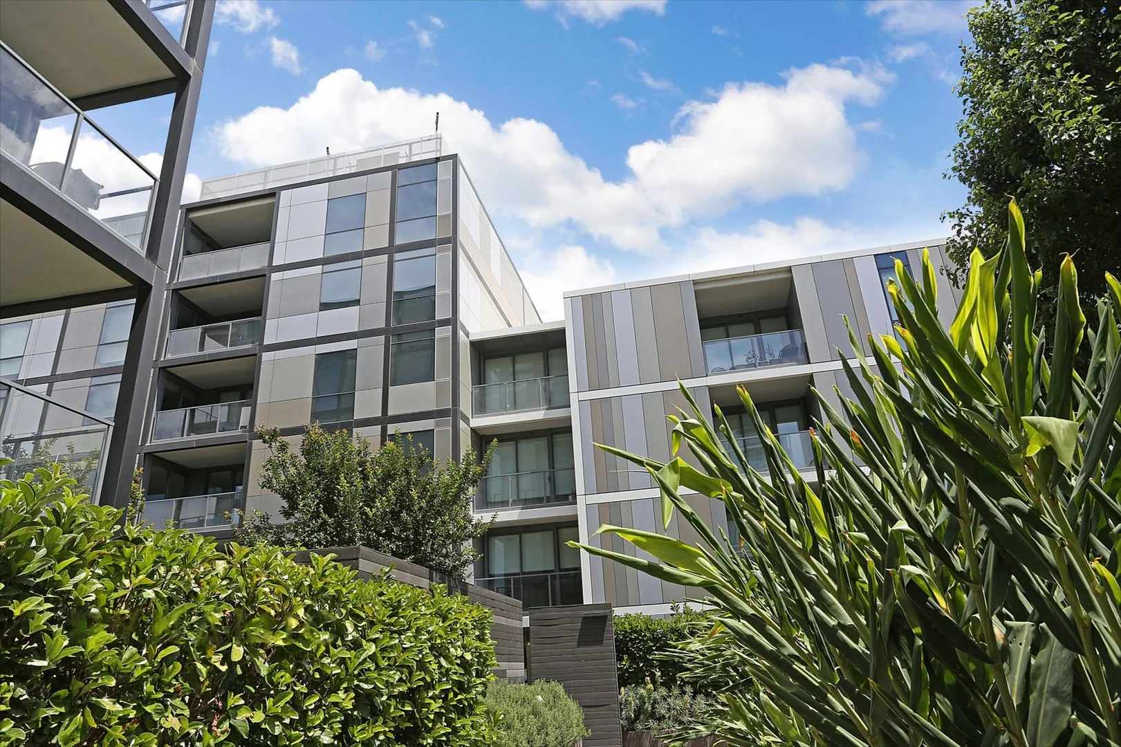 201/1 Evergreen Mews, Armadale VIC 3143