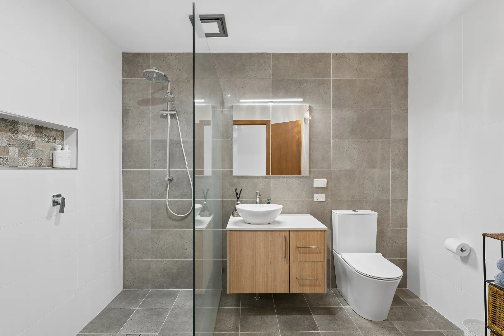 Additional image 7 of 15-17 Gladstone Street, Wentworth Falls NSW 2782