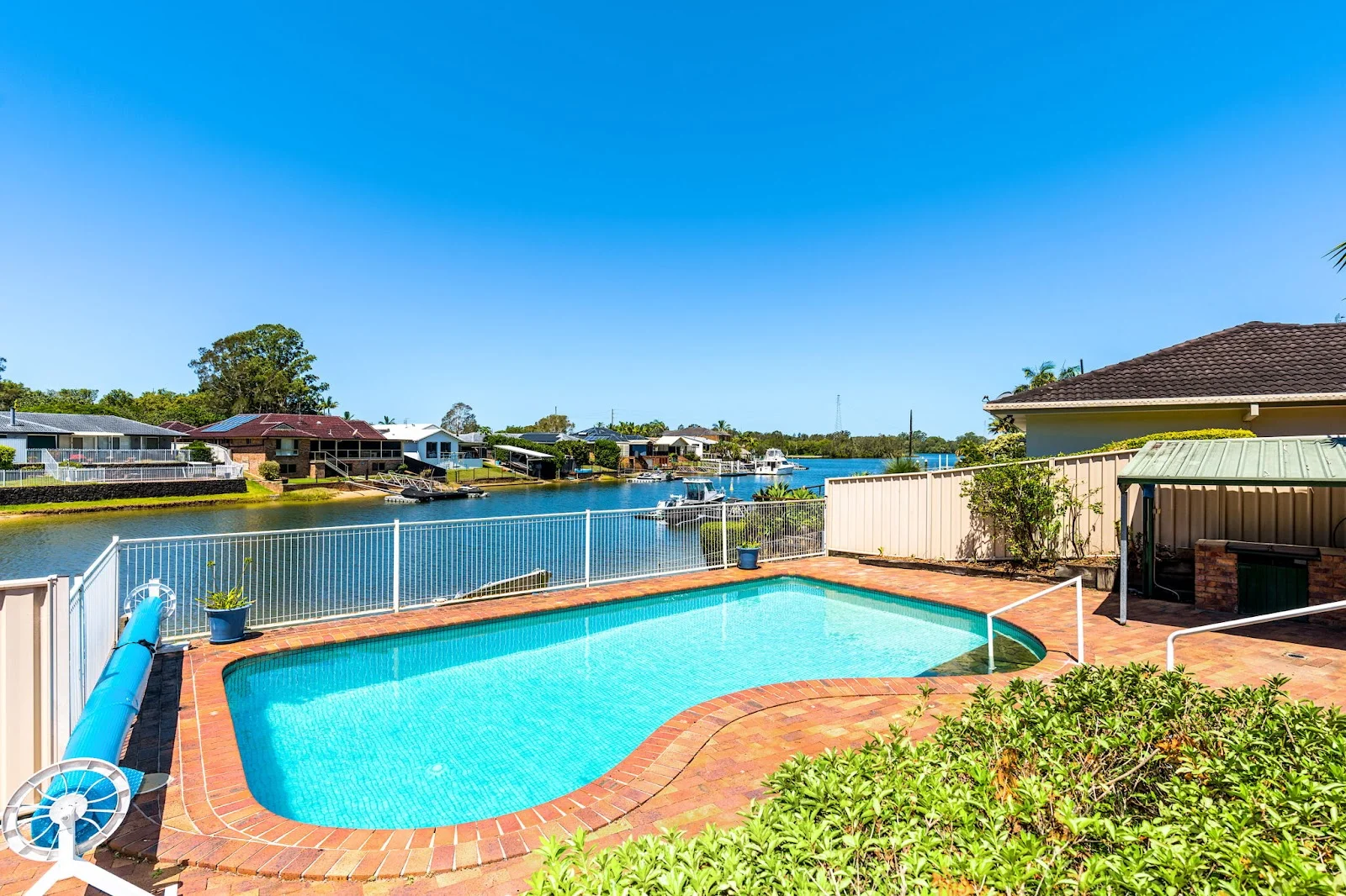 1 Captains Way, Banora Point NSW 2486